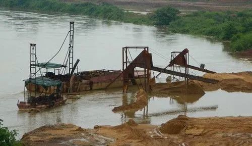 杜絕非法采砂，機(jī)制砂生產(chǎn)才是長(zhǎng)久之道！