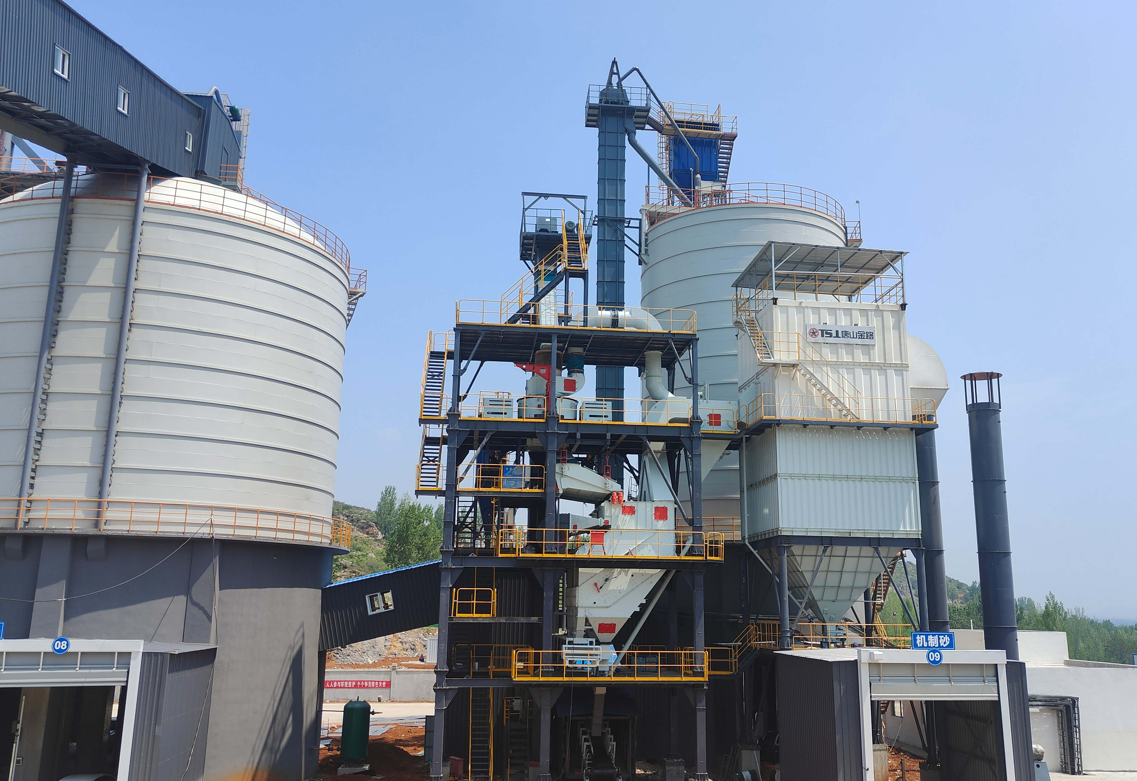 山東時產(chǎn)150噸制砂樓項目，一個月時間進入投產(chǎn)模式