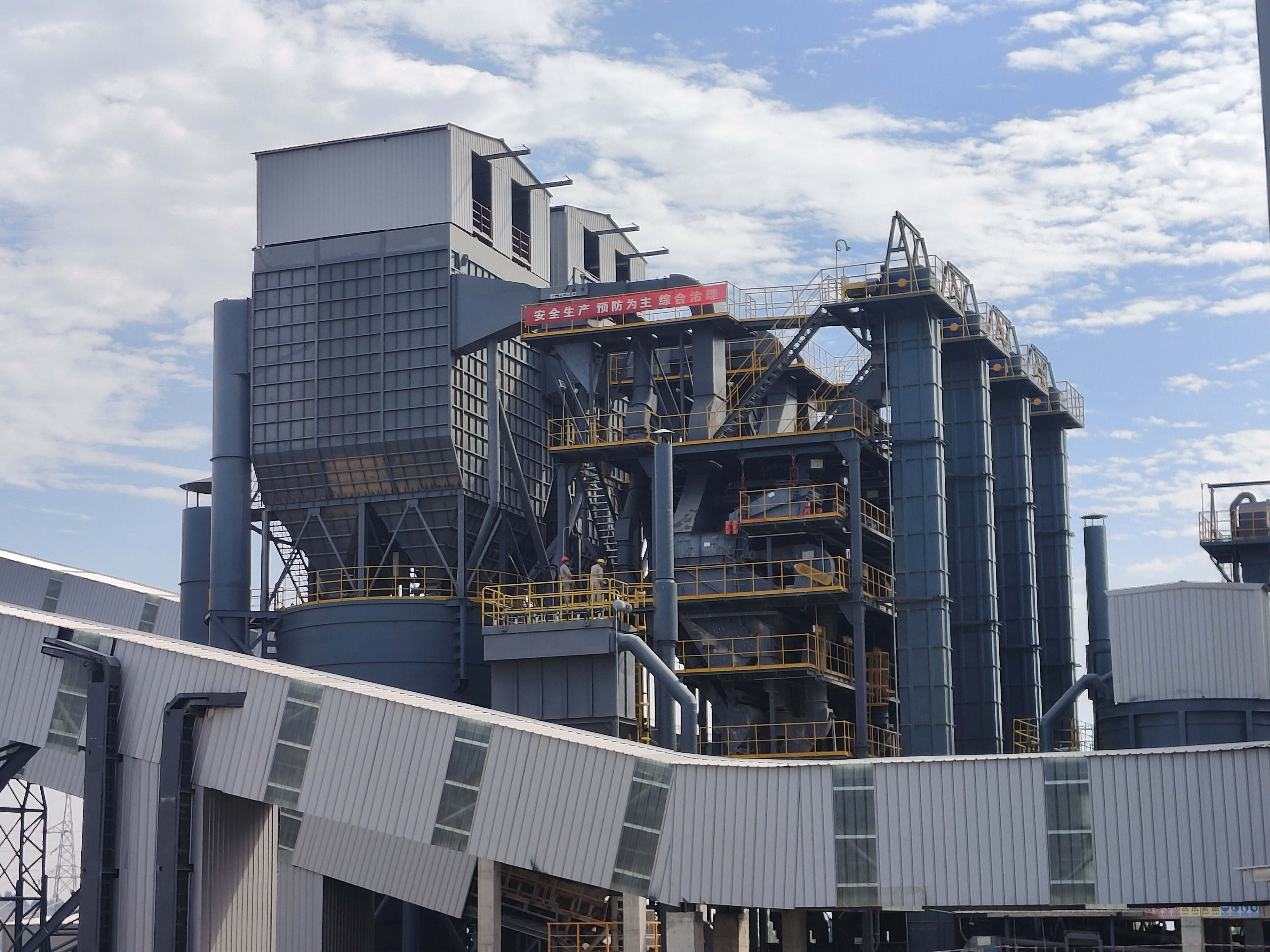 哪些石頭可以制砂？機制砂生產(chǎn)線流程？制砂樓優(yōu)勢？